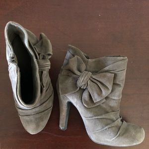 Gray Swede heels